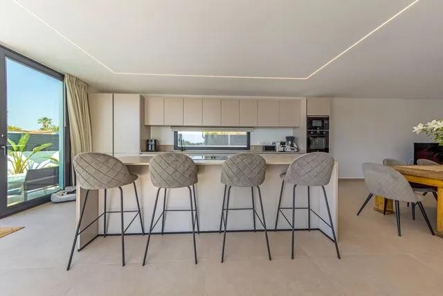Villa en La Nucia, Alicante, España 4 dormitorios, 300 m2 No. 197073