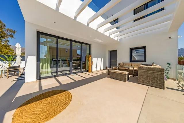 Villa en La Nucia, Alicante, España 4 dormitorios, 300 m2 No. 197073