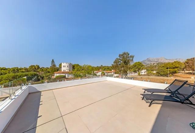 Villa en La Nucia, Alicante, España 4 dormitorios, 300 m2 No. 197073