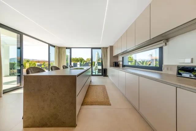 Villa en La Nucia, Alicante, España 4 dormitorios, 300 m2 No. 197073