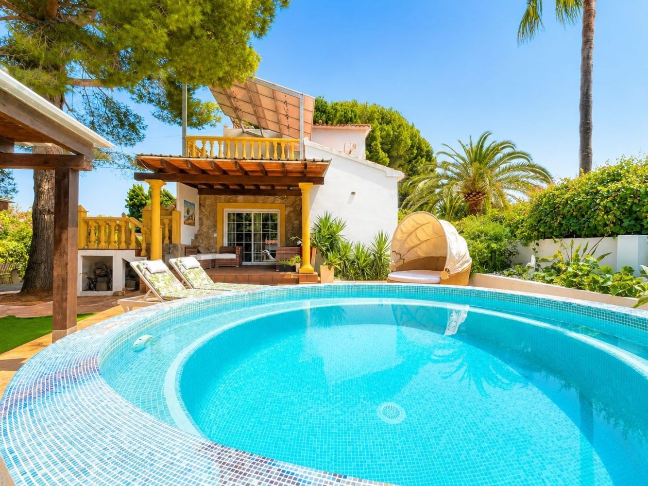 Villa a Denia, Alicante, Spagna 4 camere da letto, 125 mq. N° 198208