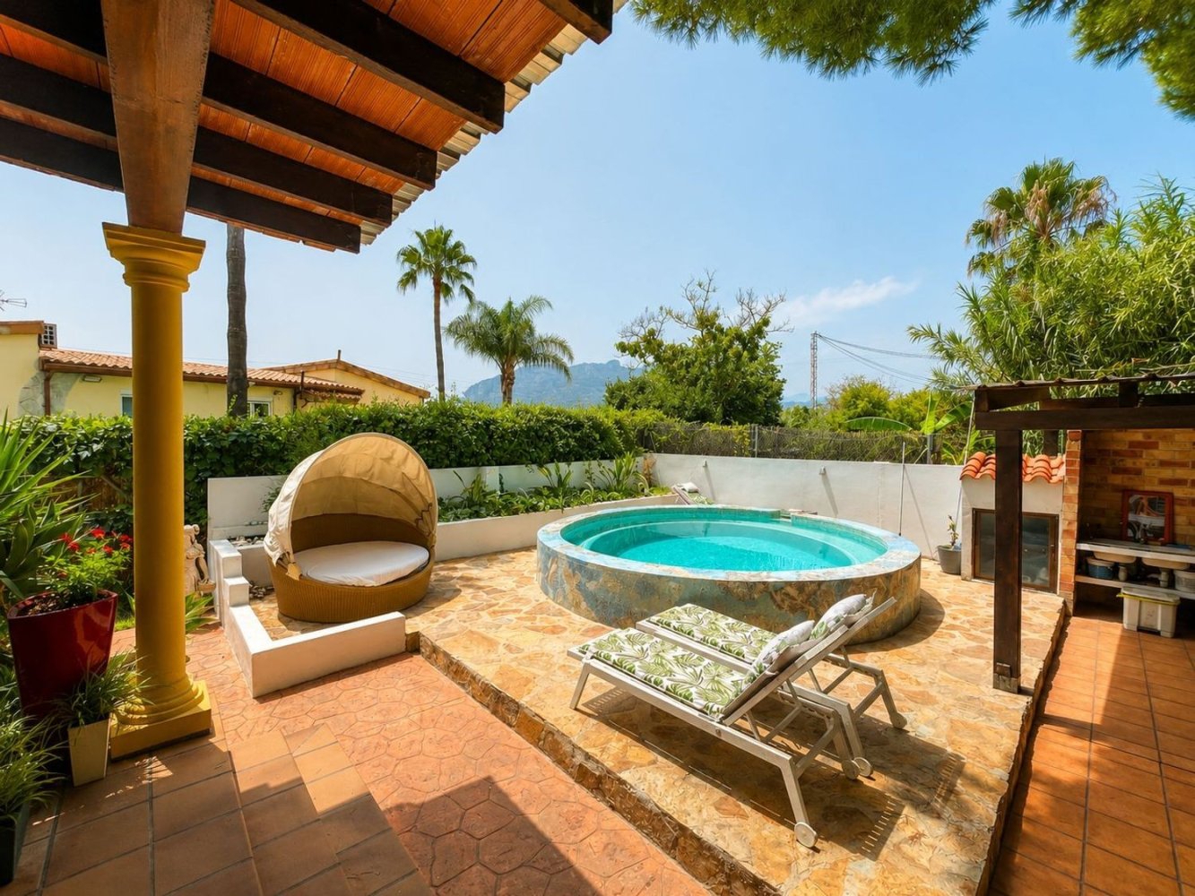 Villa a Denia, Alicante, Spagna 4 camere da letto, 125 mq. N° 198208