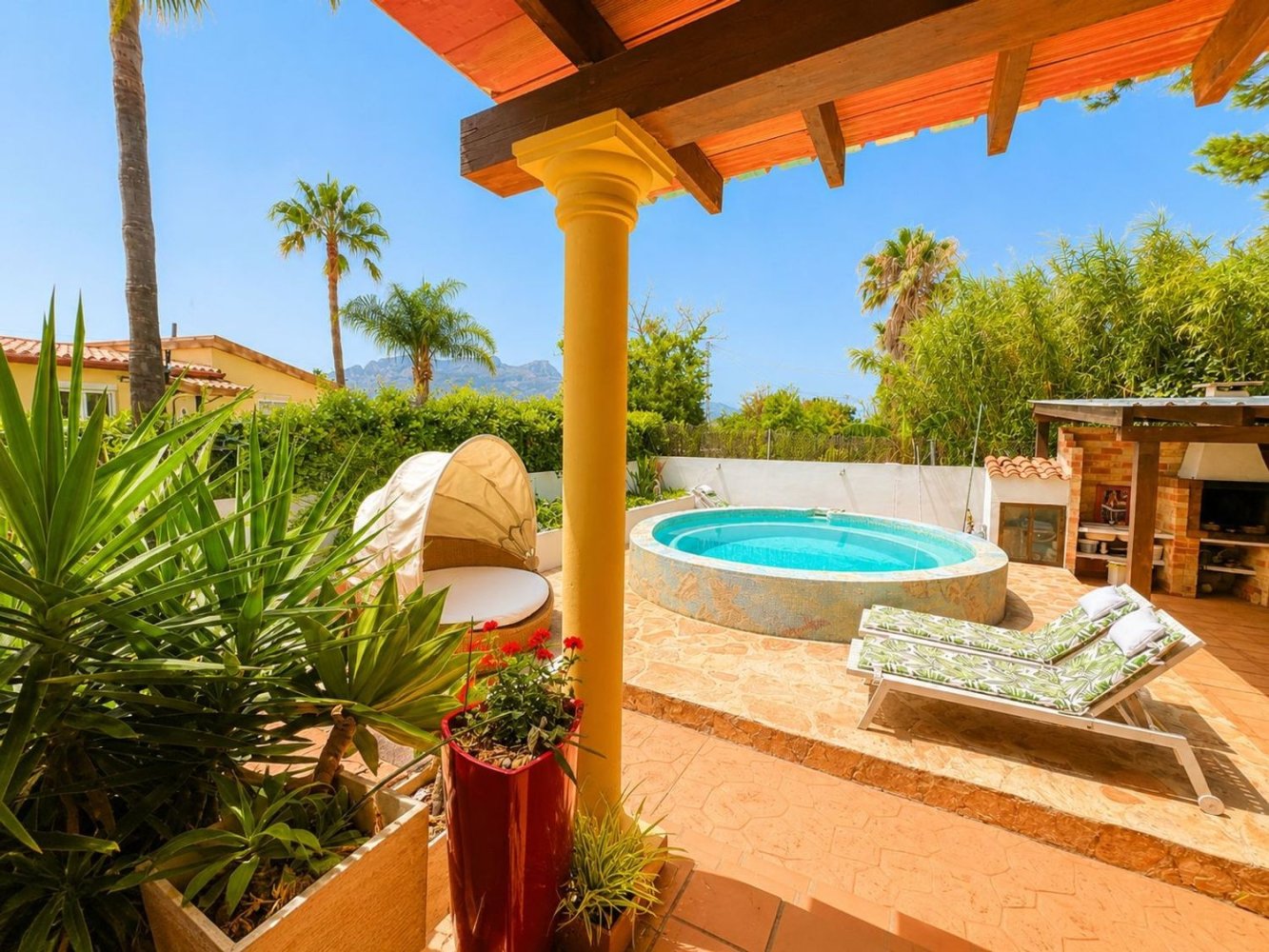 Villa a Denia, Alicante, Spagna 4 camere da letto, 125 mq. N° 198208