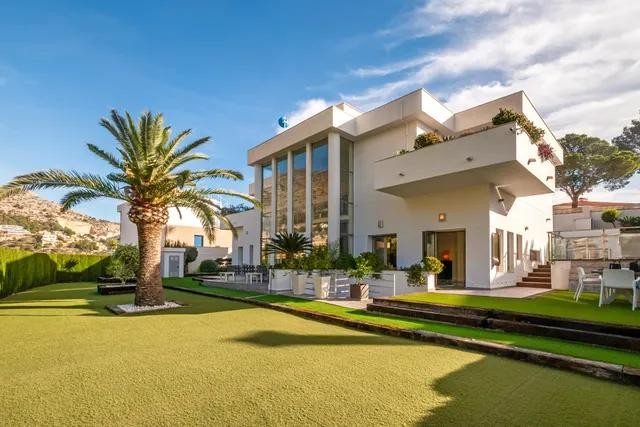 Villa en Altea, Alicante, España 4 dormitorios, 421 m2 No. 197075