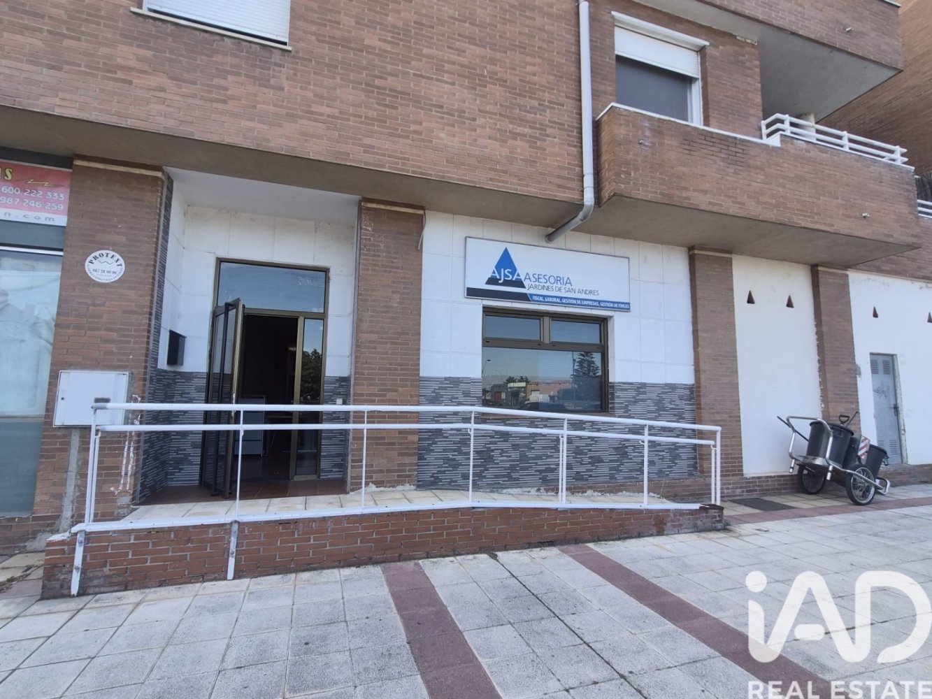 Commercial property in San Andres del Rabanedo, Leon, Spain 3 bedrooms, 87 sq.m. No. 199611