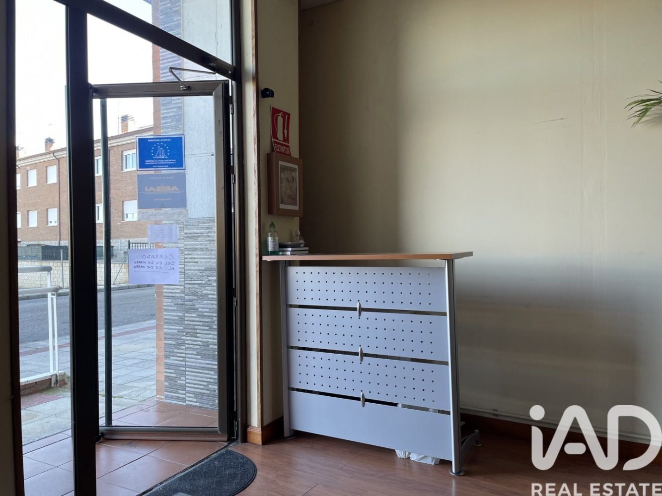 Commercial property in San Andres del Rabanedo, Leon, Spain 3 bedrooms, 87 sq.m. No. 199611
