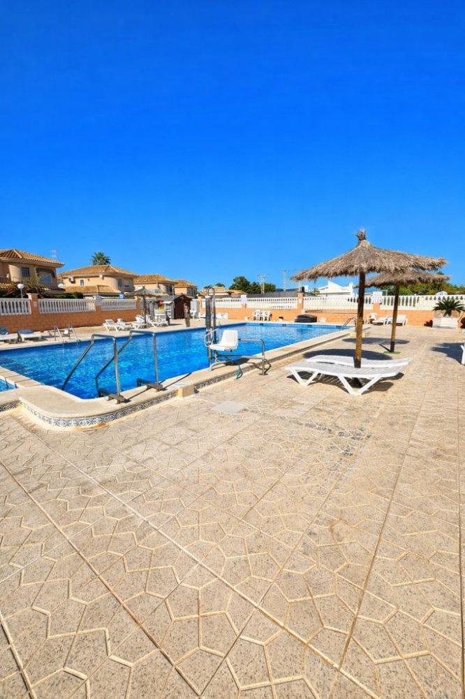 Bungalowi Torrevieja, Alicante, Espanja 65 m2 No. 199012