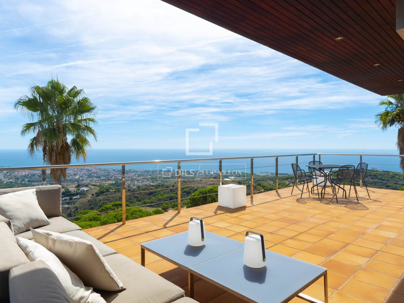 Villa in Alella, Barcelona, Spain 3 bedrooms, 517 sq.m. No. 198477