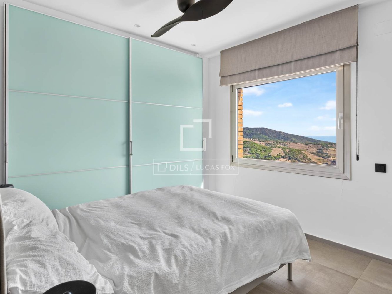 Villa in Alella, Barcelona, Spain 3 bedrooms, 517 sq.m. No. 198477