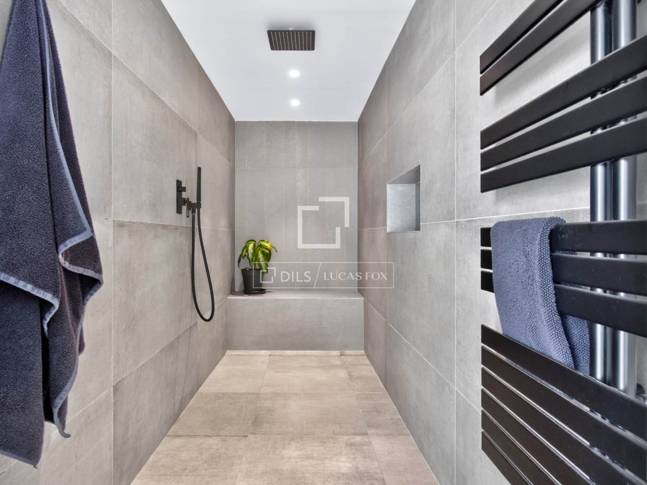 Villa in Alella, Barcelona, Spain 3 bedrooms, 517 sq.m. No. 198477