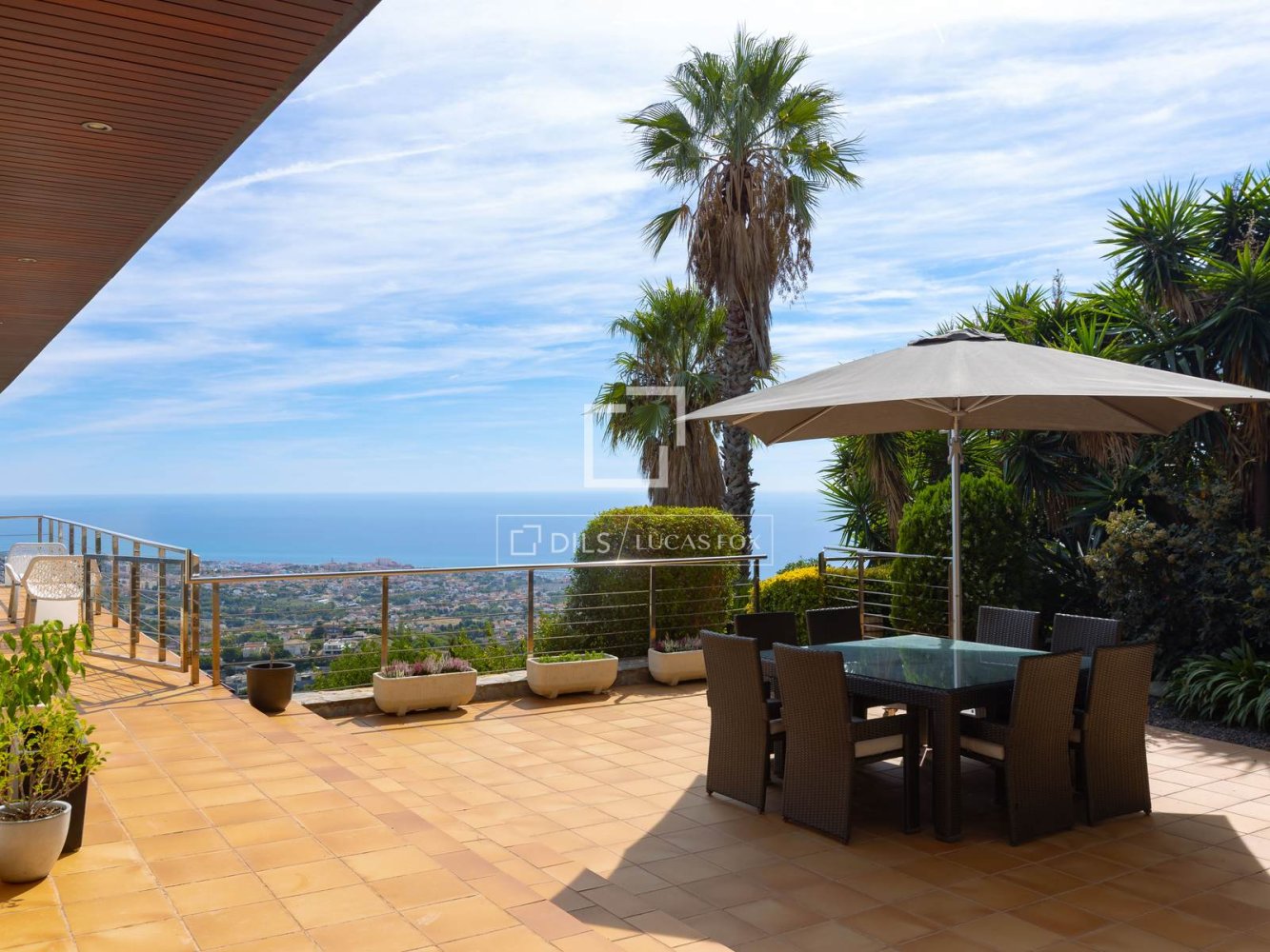 Villa in Alella, Barcelona, Spain 3 bedrooms, 517 sq.m. No. 198477