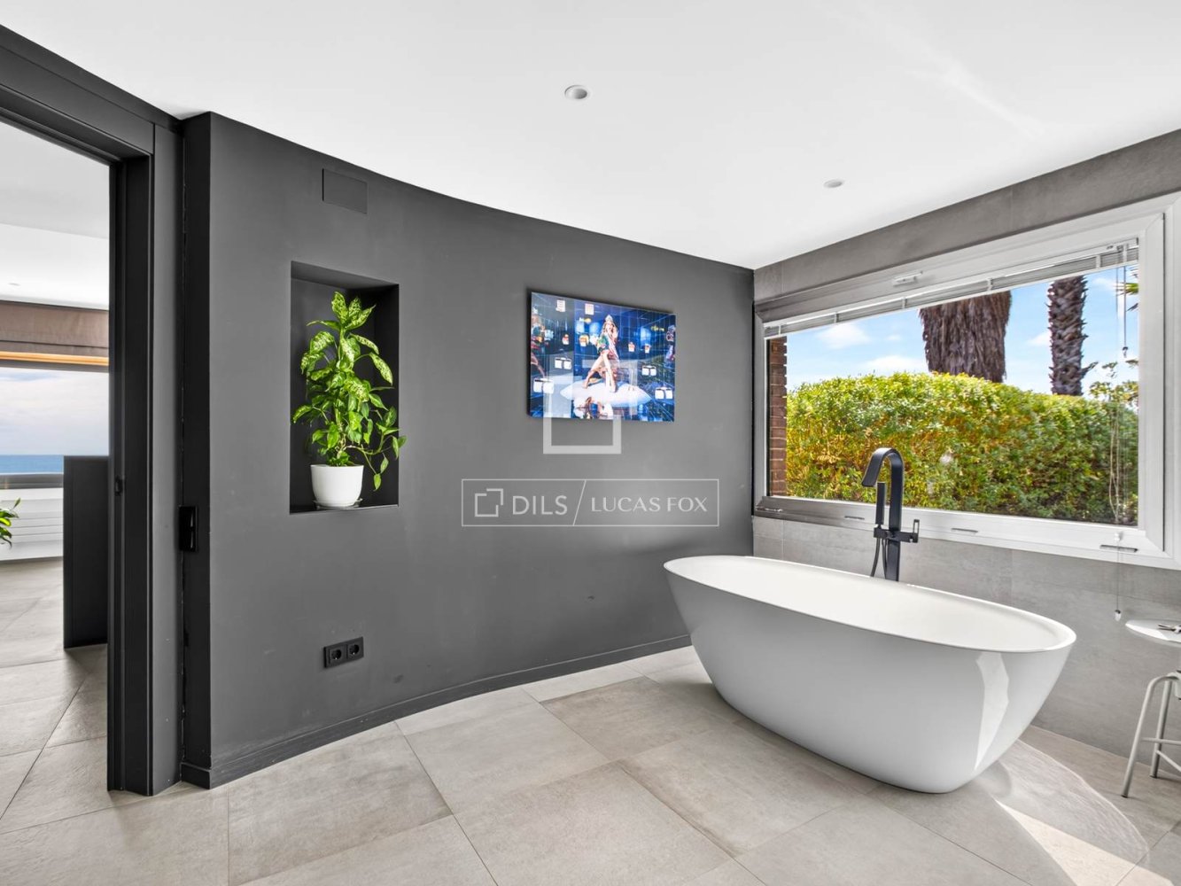 Villa in Alella, Barcelona, Spain 3 bedrooms, 517 sq.m. No. 198477
