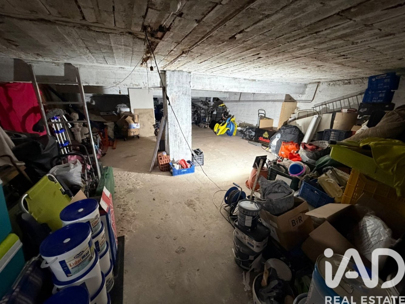 Commercial property à Valladolid, Espagne 236 m2 No. 198595