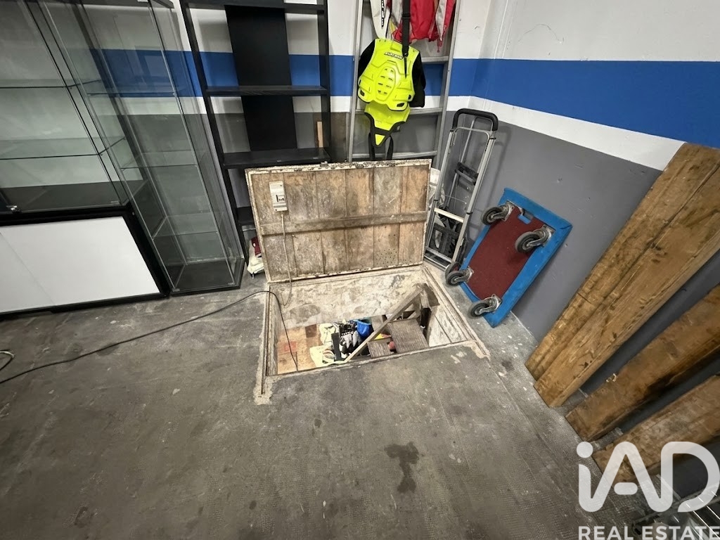 Commercial property à Valladolid, Espagne 236 m2 No. 198595