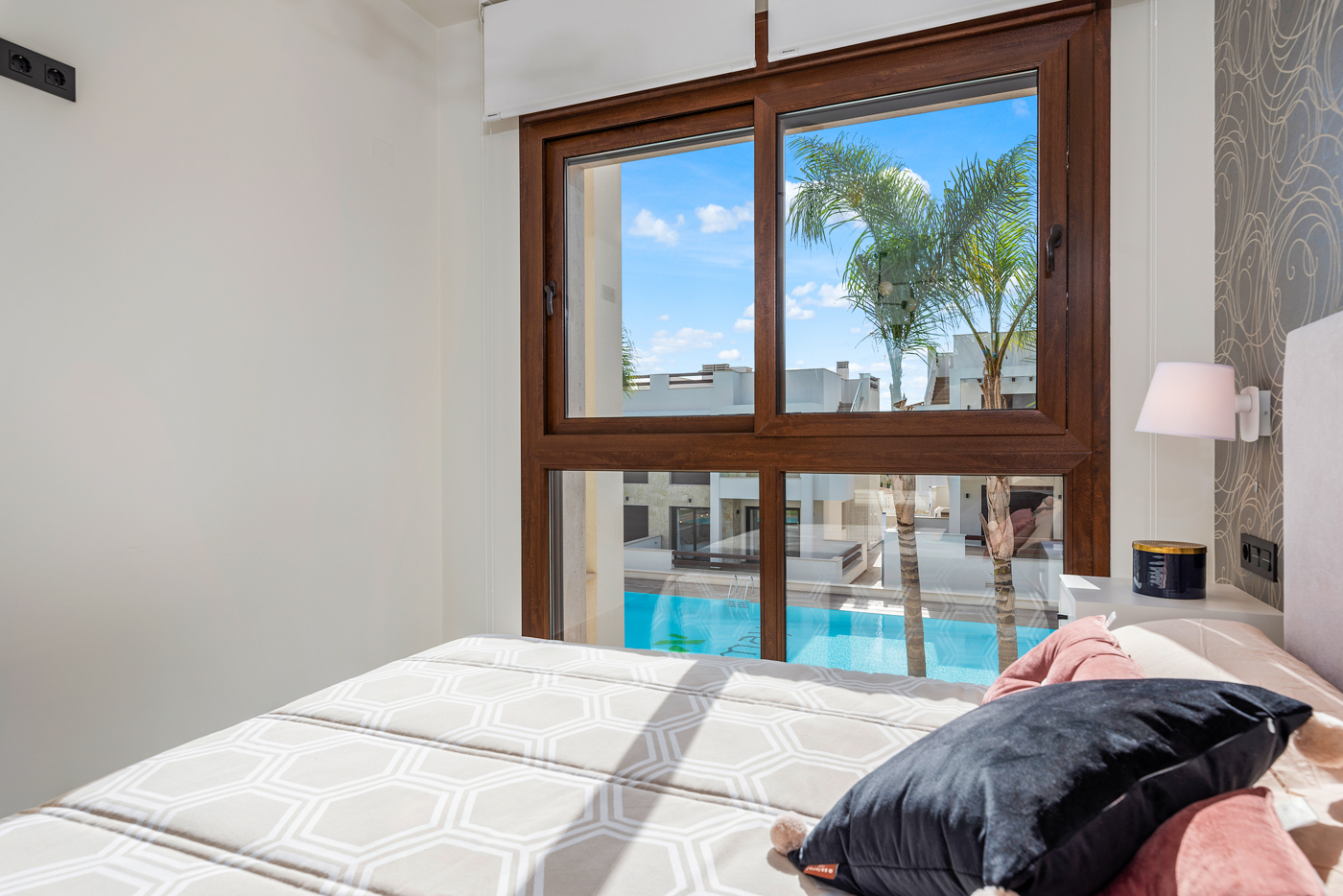 Bungalow in Torrevieja, Alicante, Spain 3 bedrooms,  No. 198001