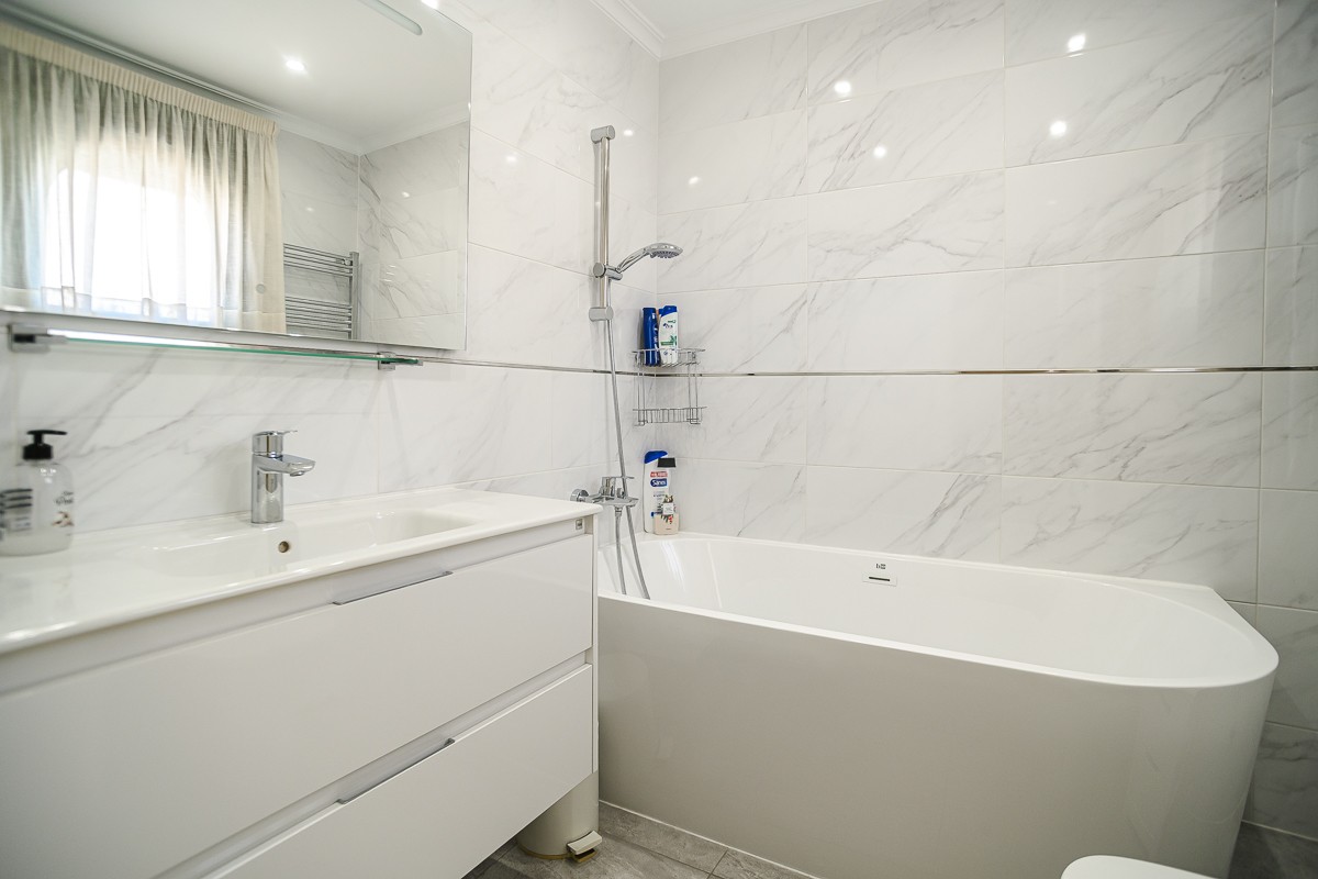 Villa à Torrevieja, Alicante, Espagne 4 chambres, 135 m2 No. 199184