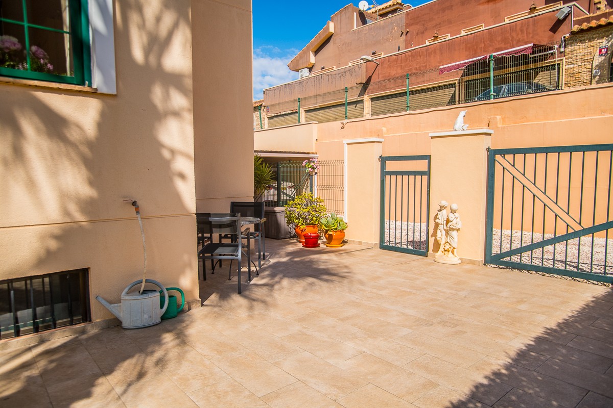 Villa à Torrevieja, Alicante, Espagne 4 chambres, 135 m2 No. 199184