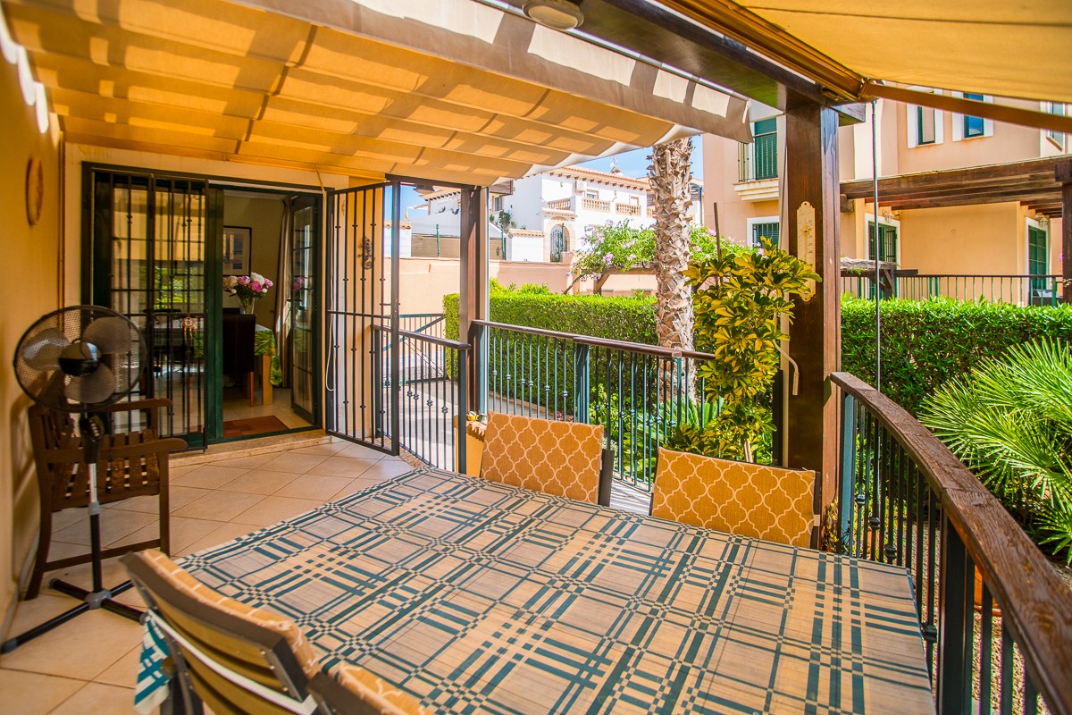 Villa à Torrevieja, Alicante, Espagne 4 chambres, 135 m2 No. 199184