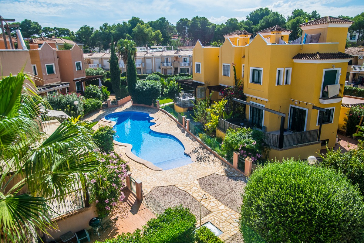 Villa à Torrevieja, Alicante, Espagne 4 chambres, 135 m2 No. 199184