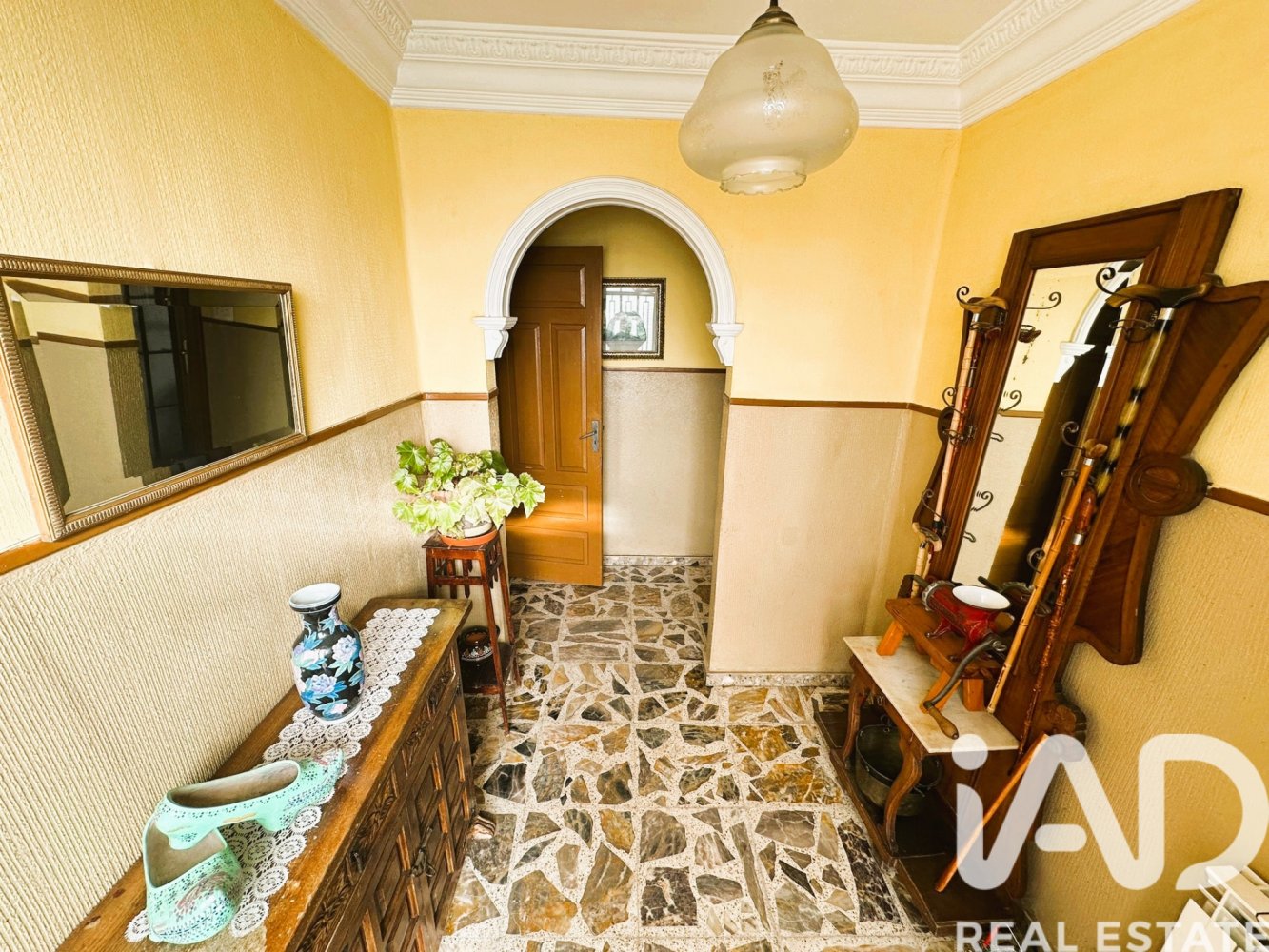 Дом в Сан Андрес дель Рабанедо, Леон, Испания 3 спальни, 600м2 №198727
