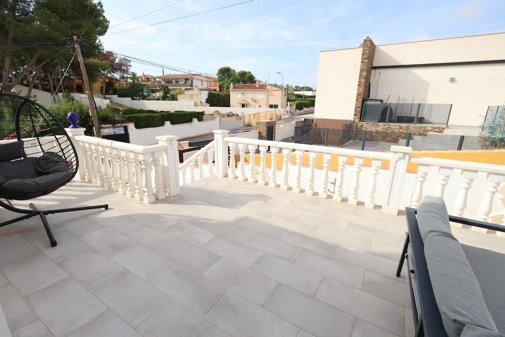 Villa i Torrevieja, Alicante, Spanien 5 sovrum, 235 kvm. Nr. 199780