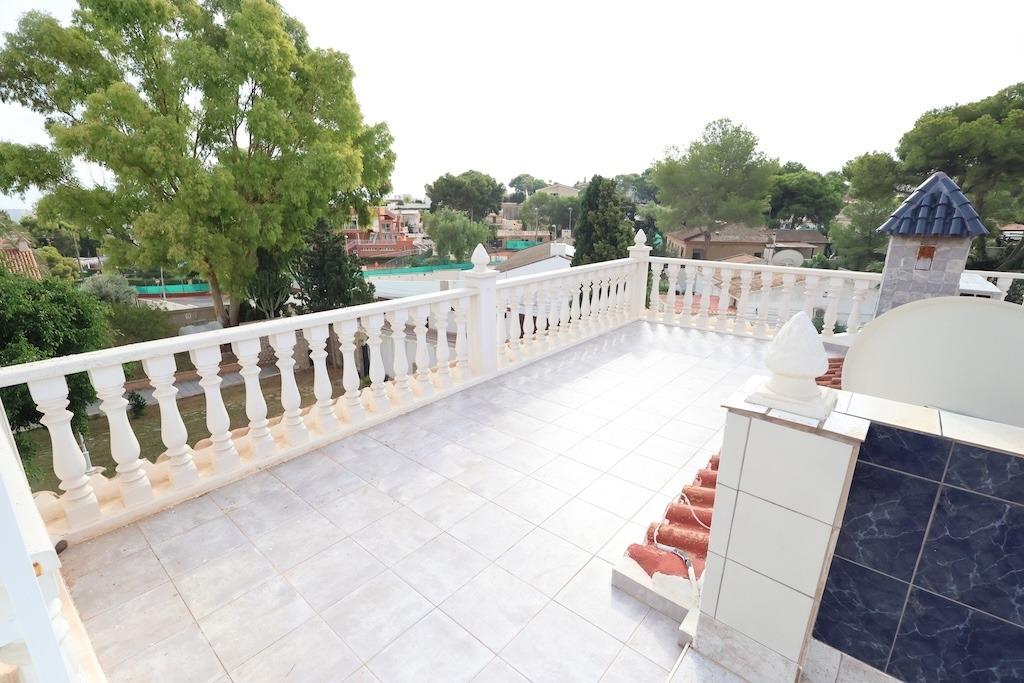 Villa i Torrevieja, Alicante, Spanien 5 sovrum, 235 kvm. Nr. 199780