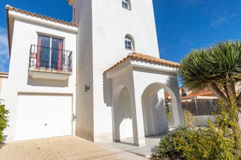 Villa in Los Balcones, Alicante, Spain 4 bedrooms, 245 sq.m. No. 189144