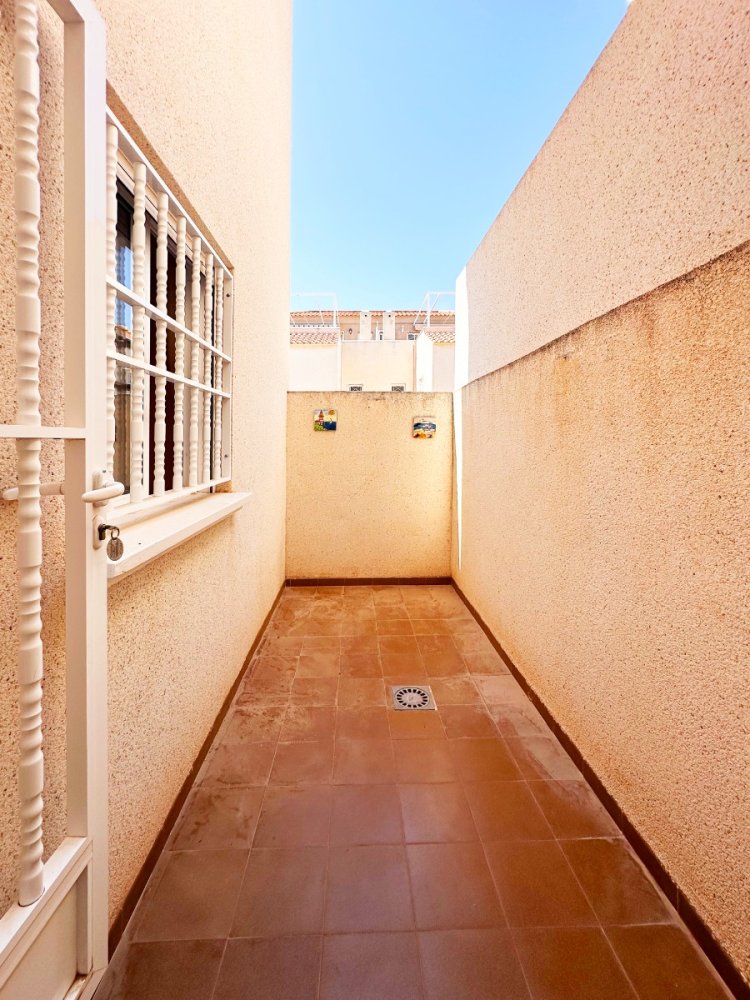 Bungalow a Torrevieja, Alicante, Spagna 2 camere da letto, 59 mq. N° 197428