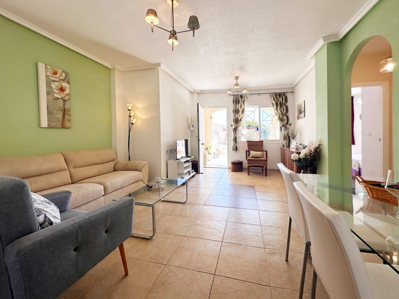 Bungalow a Torrevieja, Alicante, Spagna 2 camere da letto, 59 mq. N° 197428