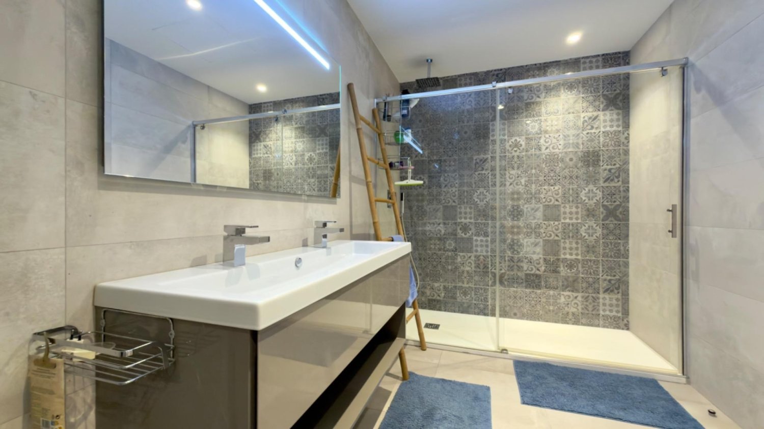 Villa en Benidorm, Alicante, España 4 dormitorios, 324 m2 No. 199719