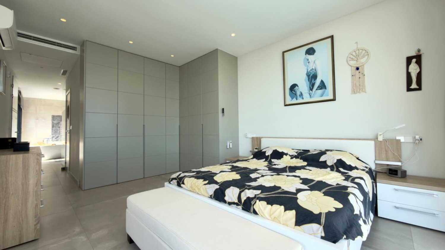 Villa en Benidorm, Alicante, España 4 dormitorios, 324 m2 No. 199719