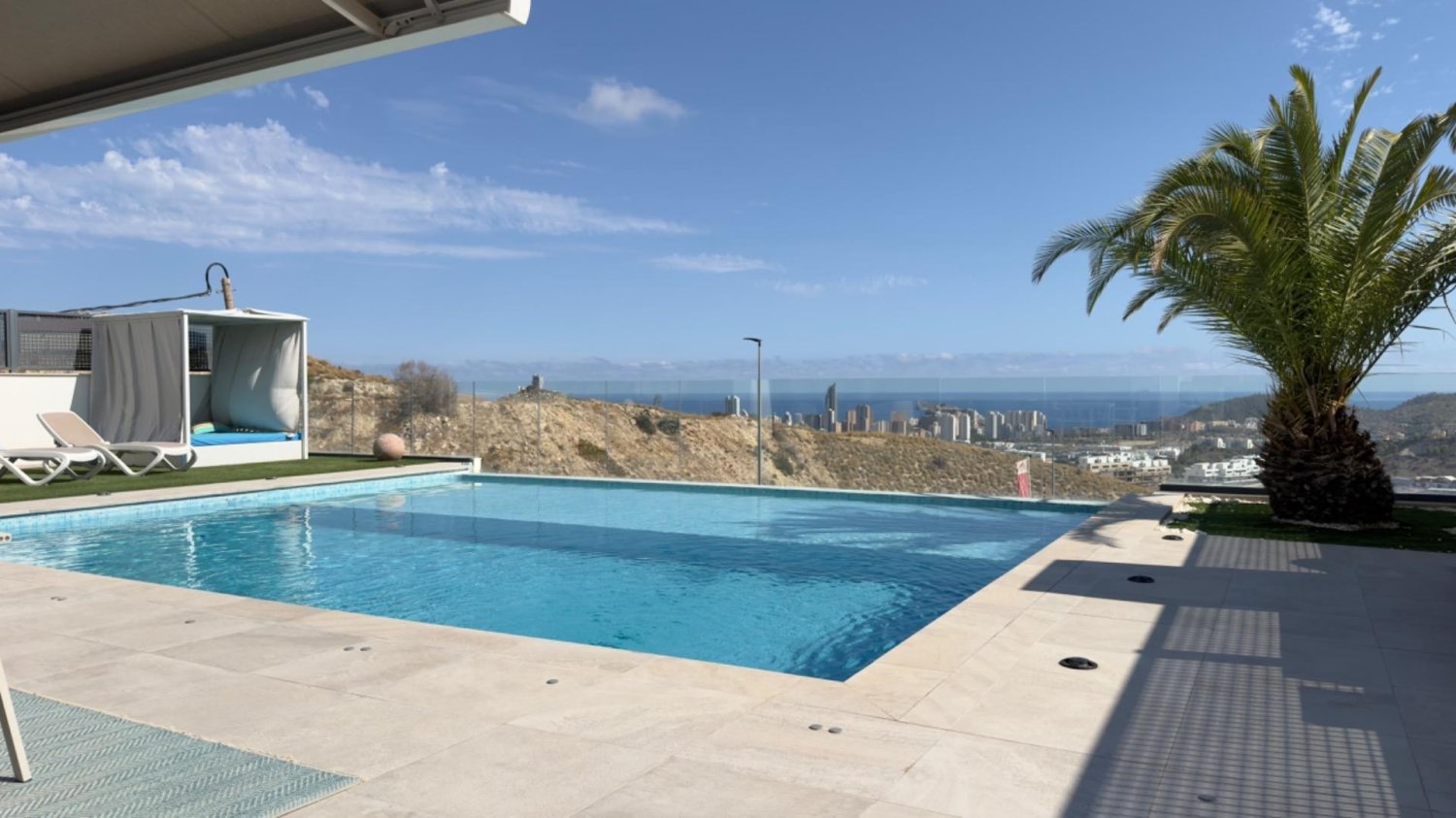 Villa en Benidorm, Alicante, España 4 dormitorios, 324 m2 No. 199719