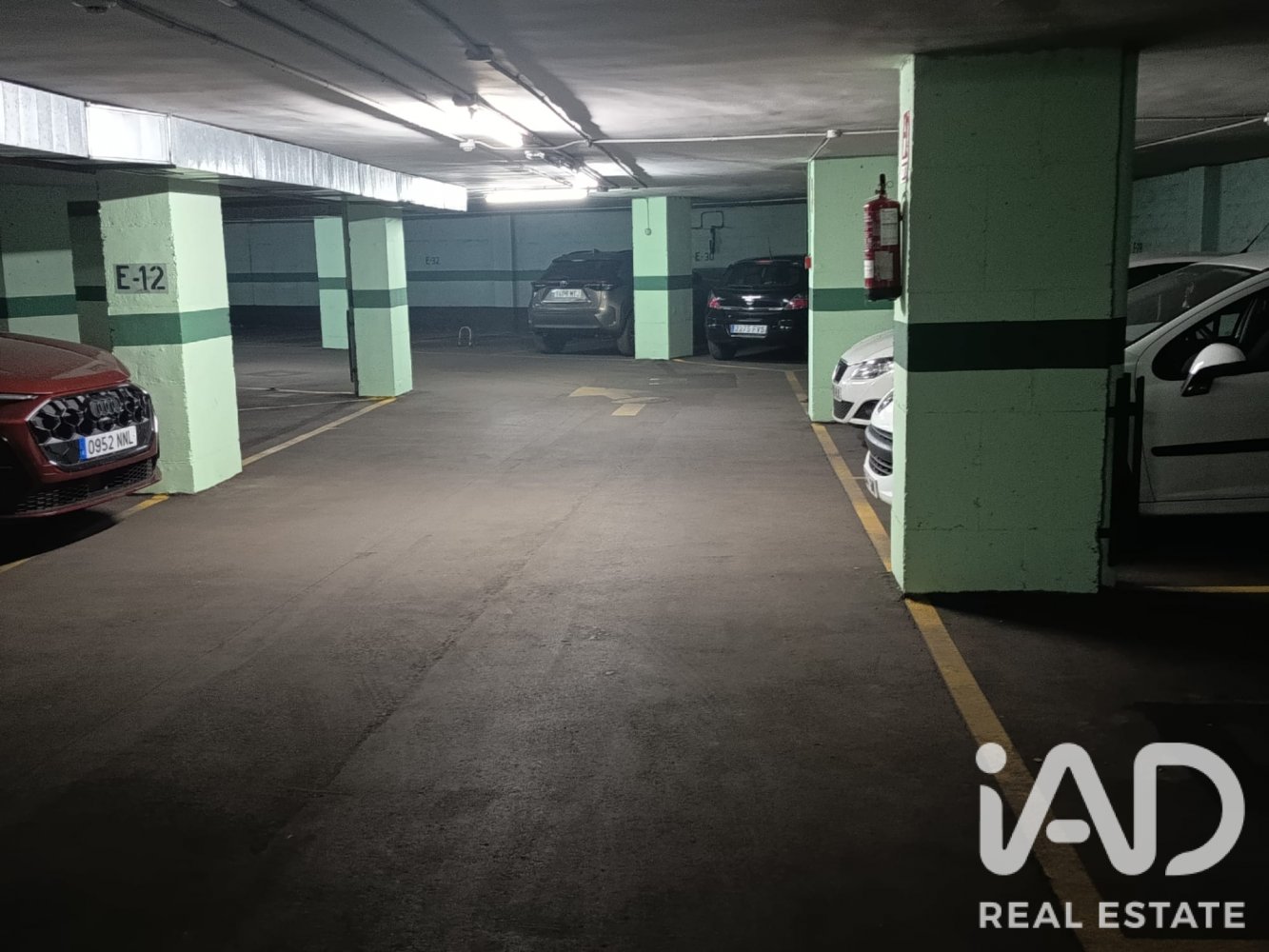Garage i Madrid, Spanien 13 kvm. Nr. 198636