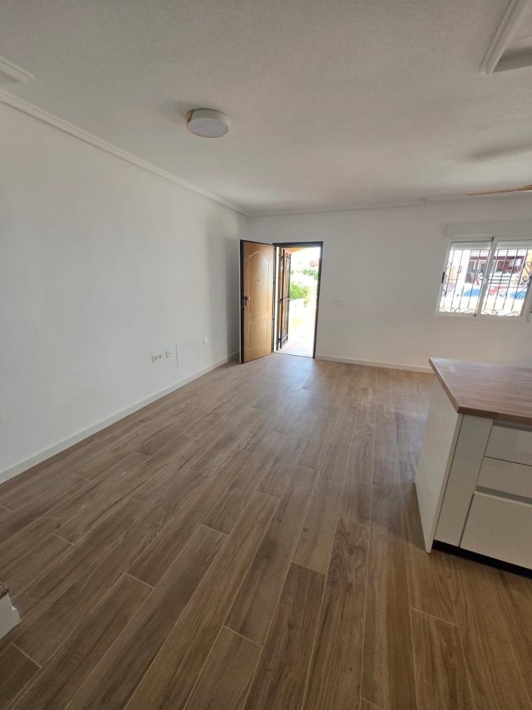 Huvila La Florida, Alicante, Espanja 3 makuuhuonetta, 120 m2 No. 199965