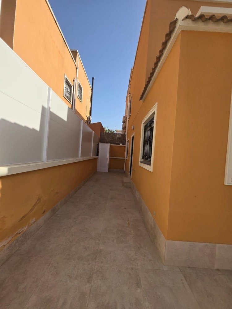 Huvila La Florida, Alicante, Espanja 3 makuuhuonetta, 120 m2 No. 199965
