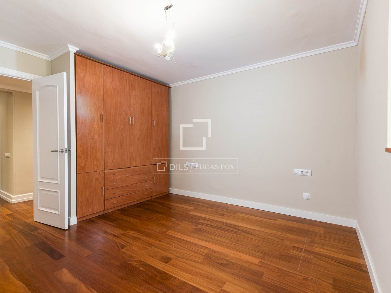 Apartment in Barcelona, Spain 4 bedrooms, 157 sq.m. No. 199176