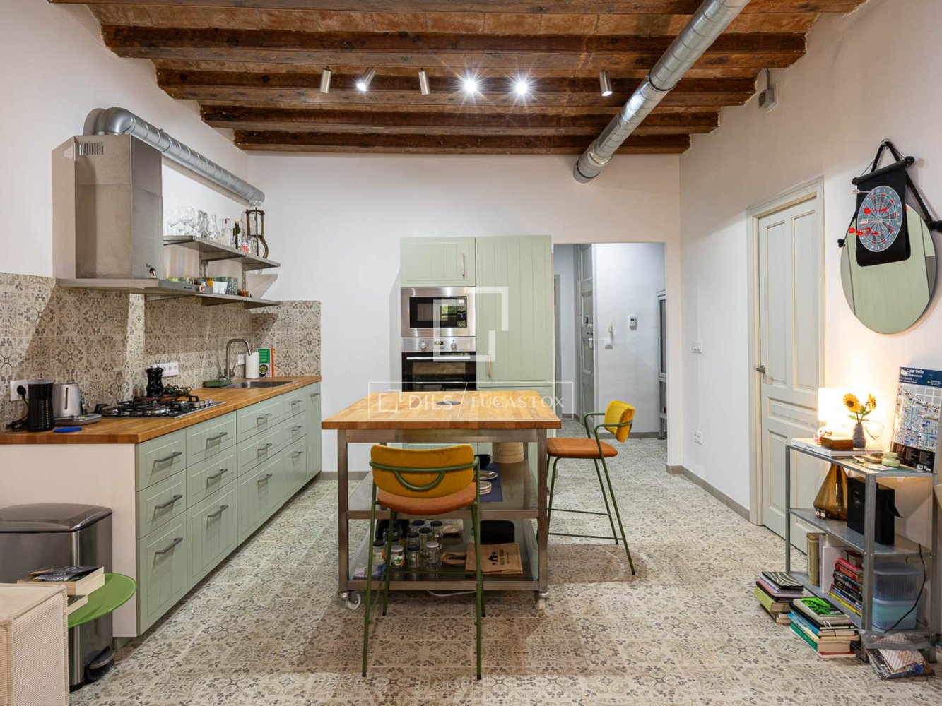 Apartamento en Barcelona, España 1 dormitorio, 56 m2 No. 198481