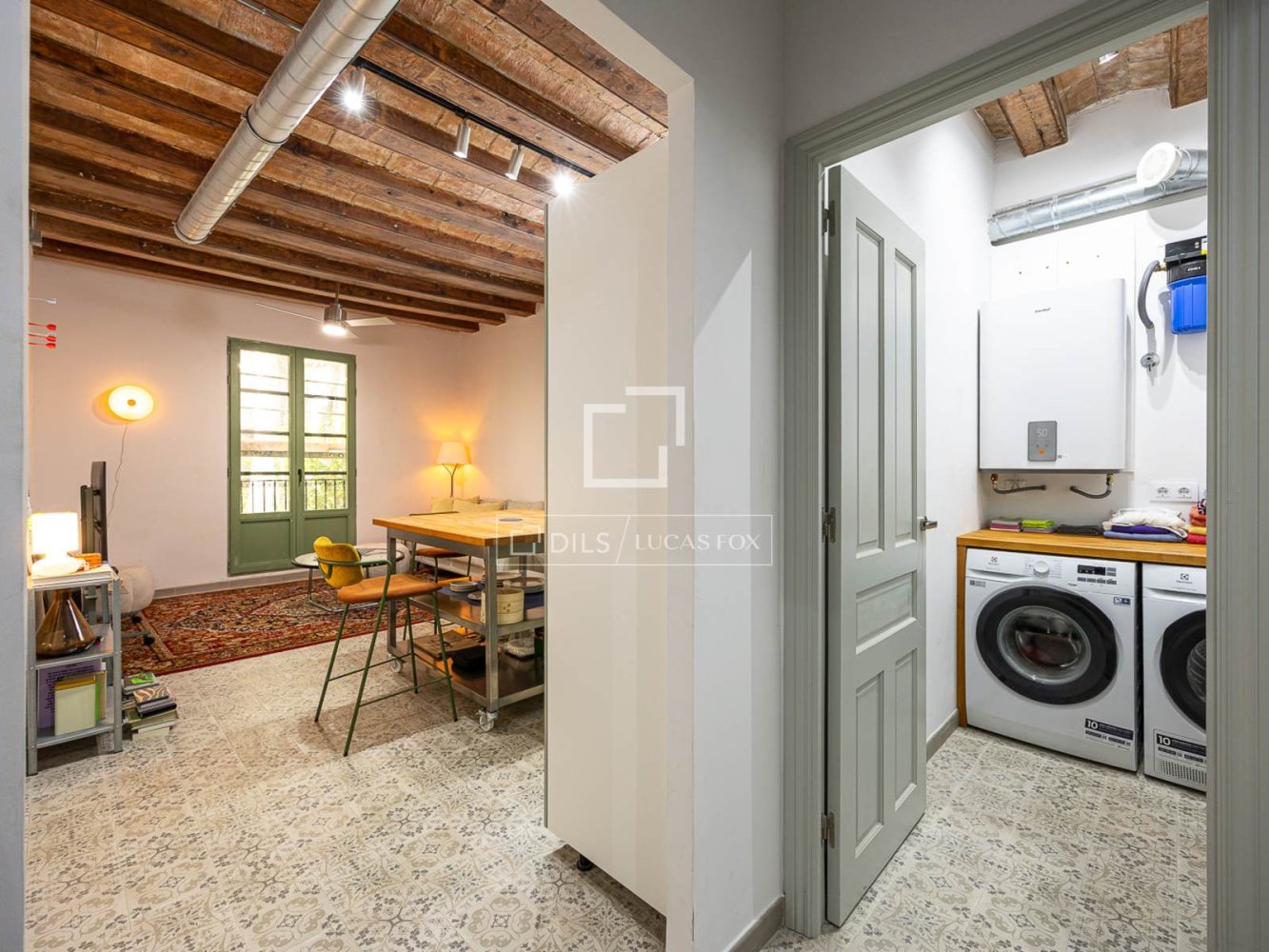 Apartamento en Barcelona, España 1 dormitorio, 56 m2 No. 198481