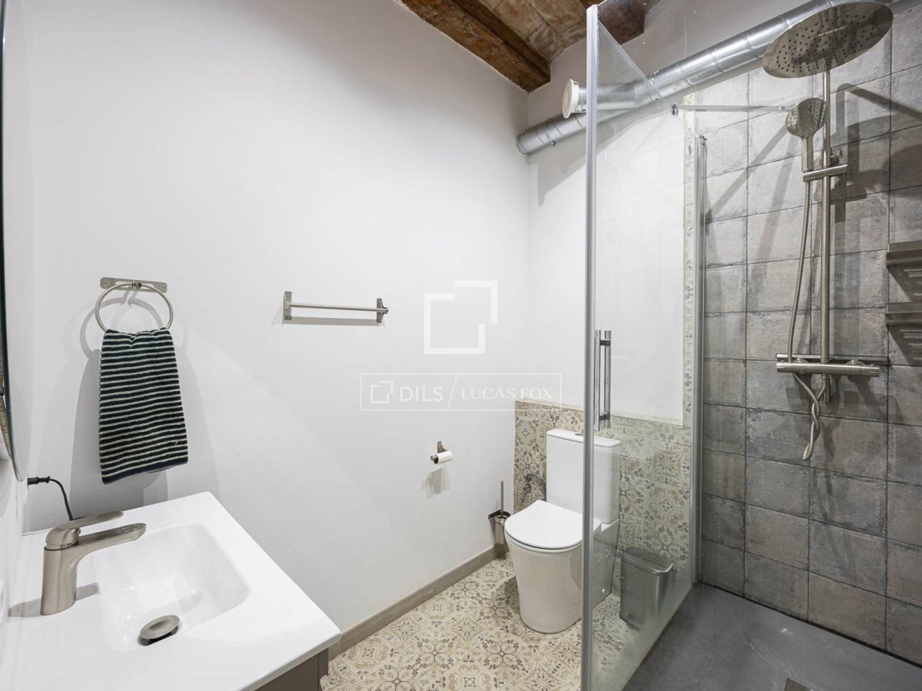 Apartamento en Barcelona, España 1 dormitorio, 56 m2 No. 198481