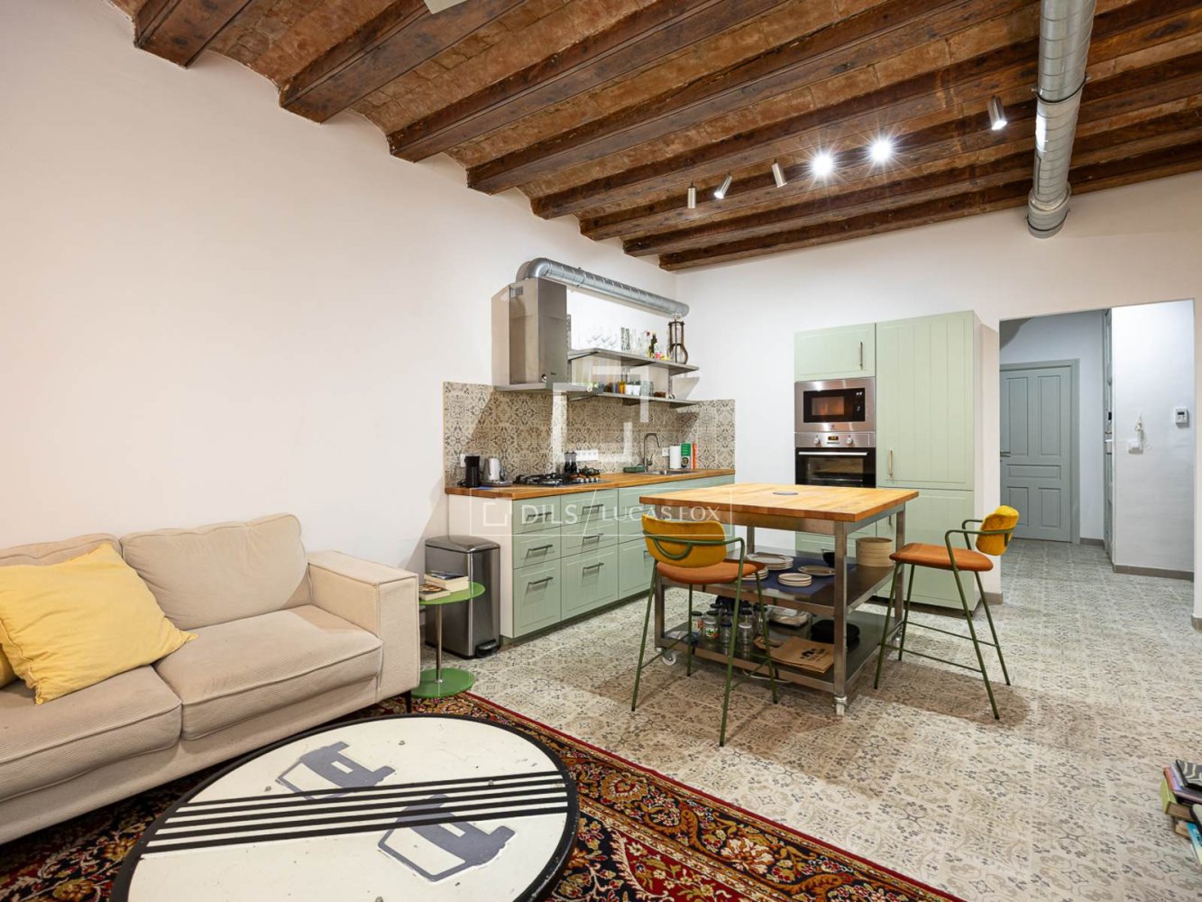 Apartamento en Barcelona, España 1 dormitorio, 56 m2 No. 198481