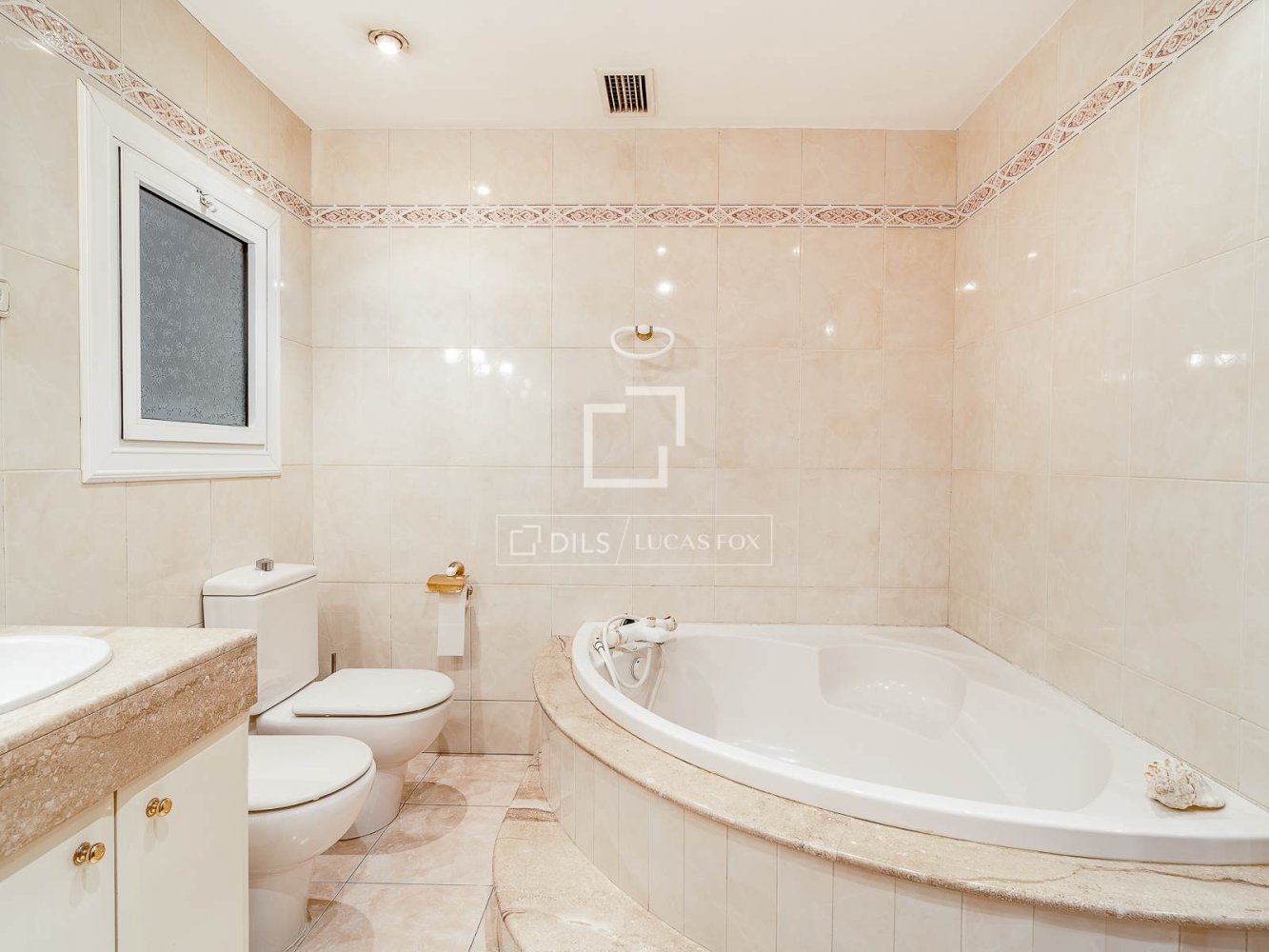 Apartment à Barcelona, Espagne 3 chambres, 114 m2 No. 199164