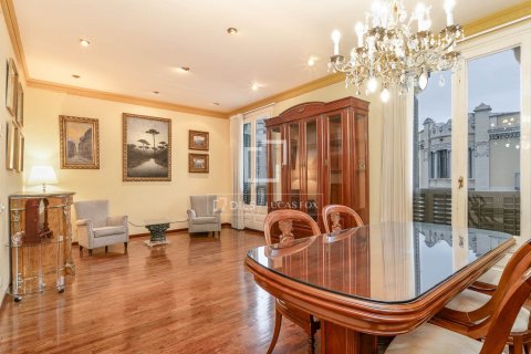 Apartment à Barcelona, Espagne 3 chambres, 114 m2 No. 199164