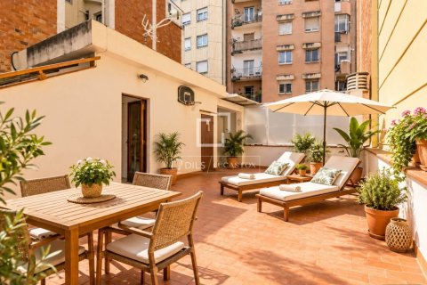 Apartamento en Barcelona, España 2 dormitorios, 61 m2 No. 192631