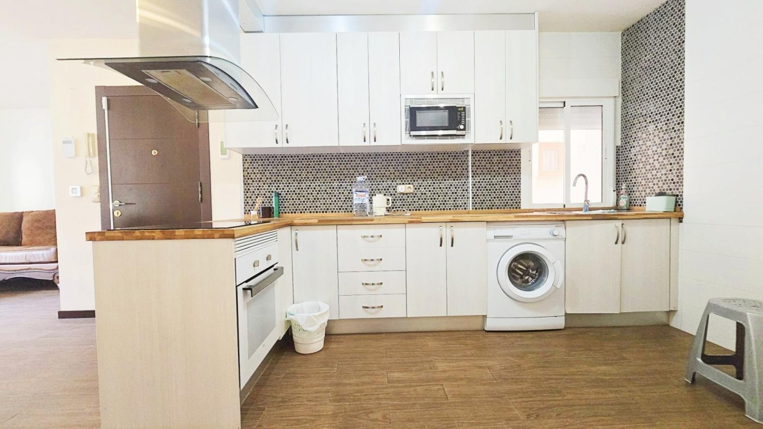 Apartamento en Torrevieja, Alicante, España 2 dormitorios, 100 m2 No. 198743