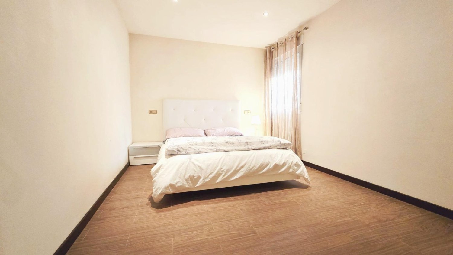 Apartamento en Torrevieja, Alicante, España 2 dormitorios, 100 m2 No. 198743