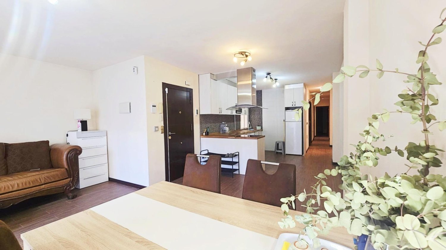 Apartamento en Torrevieja, Alicante, España 2 dormitorios, 100 m2 No. 198743