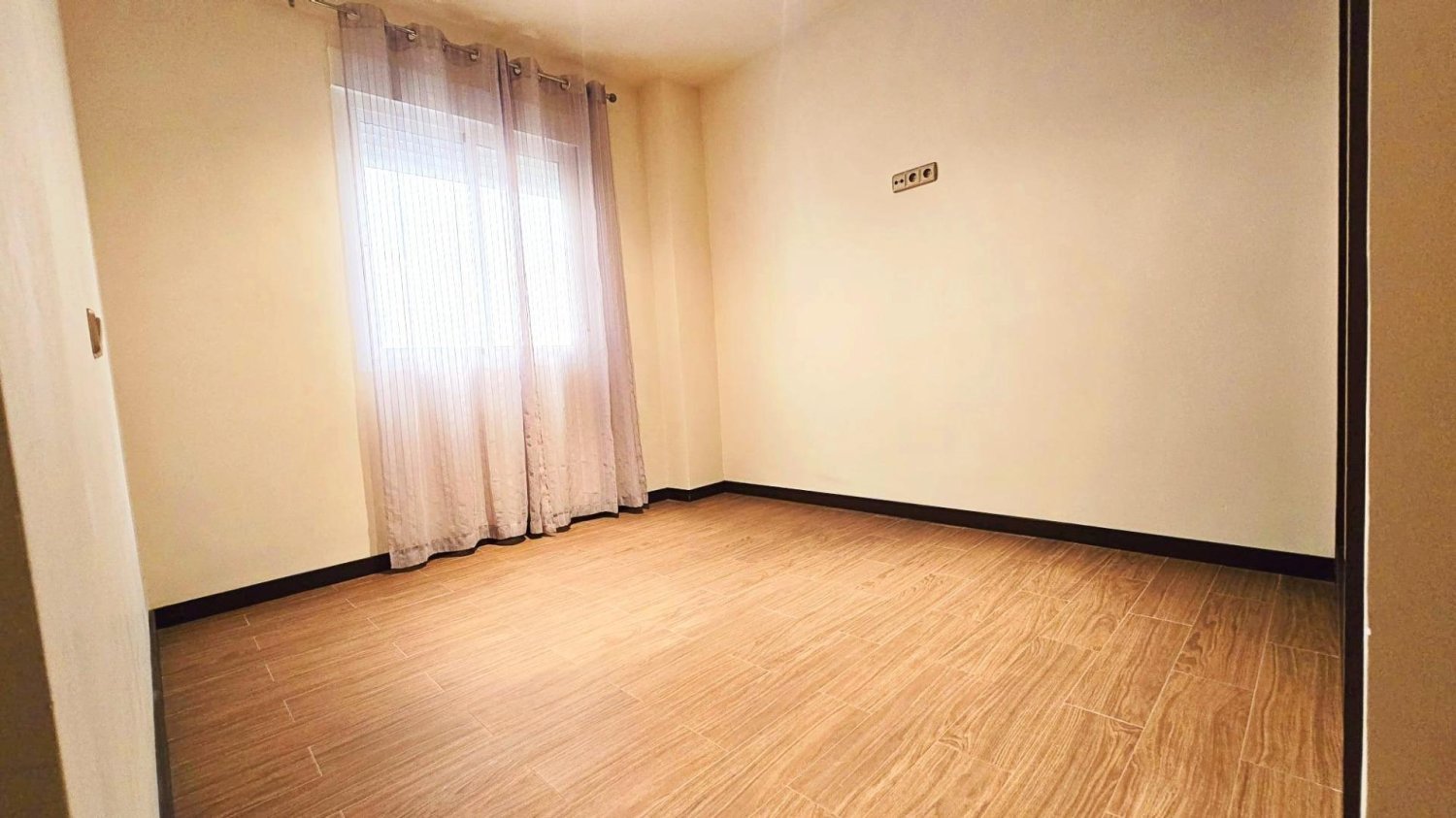 Apartamento en Torrevieja, Alicante, España 2 dormitorios, 100 m2 No. 198743