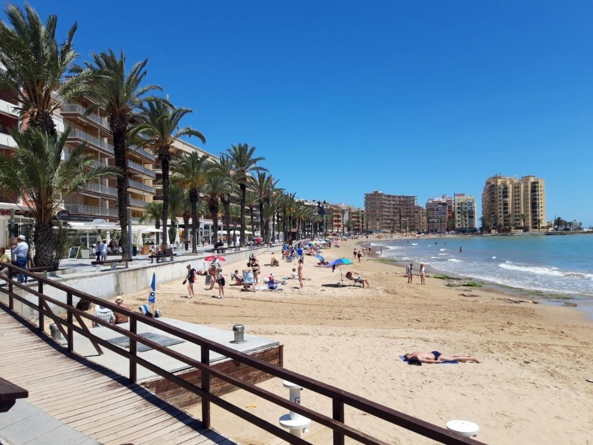 Apartamento en Torrevieja, Alicante, España 2 dormitorios, 100 m2 No. 198743