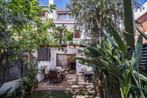Villa à Castelldefels, Barcelona, Espagne 4 chambres, 150 m2 No. 198484