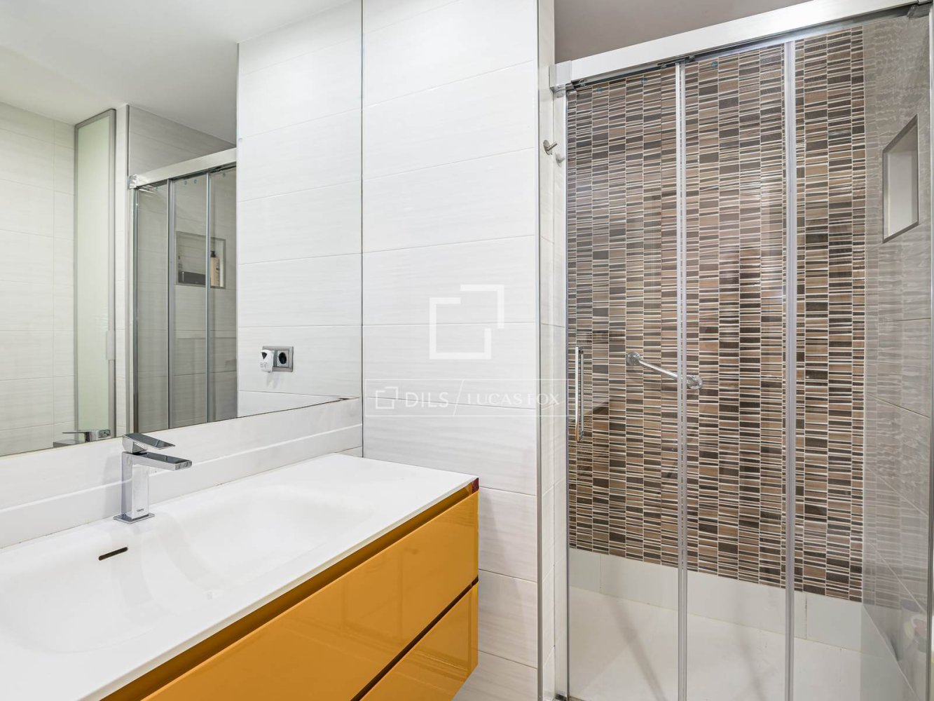 Villa à Castelldefels, Barcelona, Espagne 4 chambres, 150 m2 No. 198484